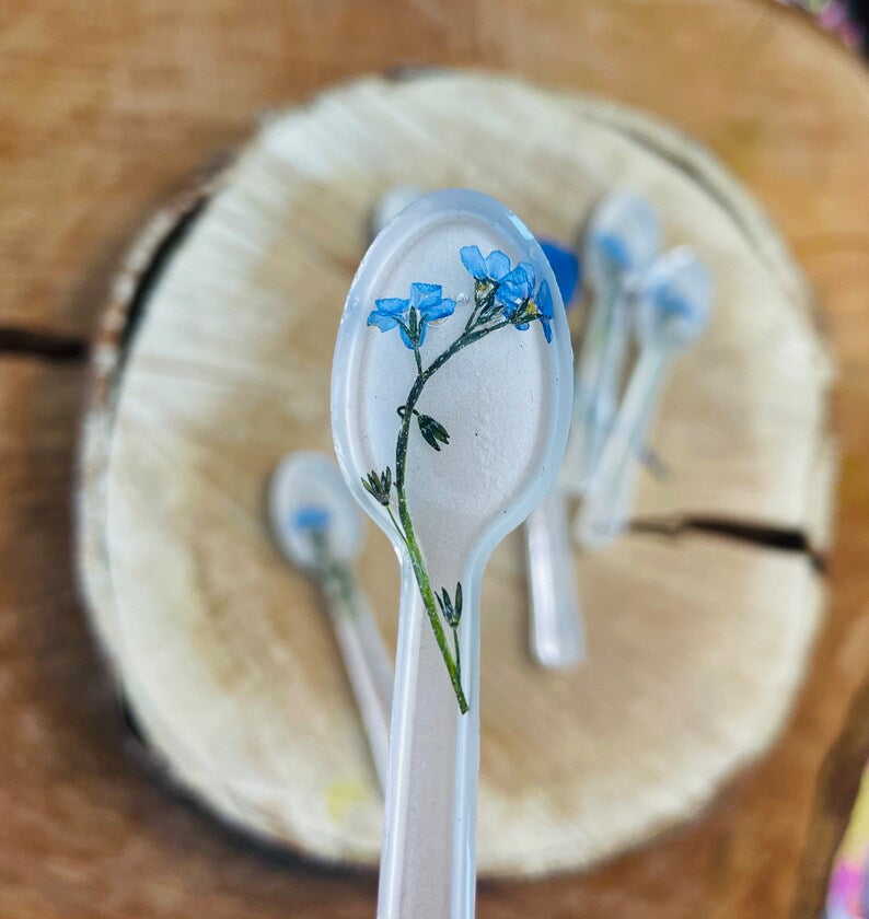 Decorative resin spoons, forget me not spoons, pressed flower spoons