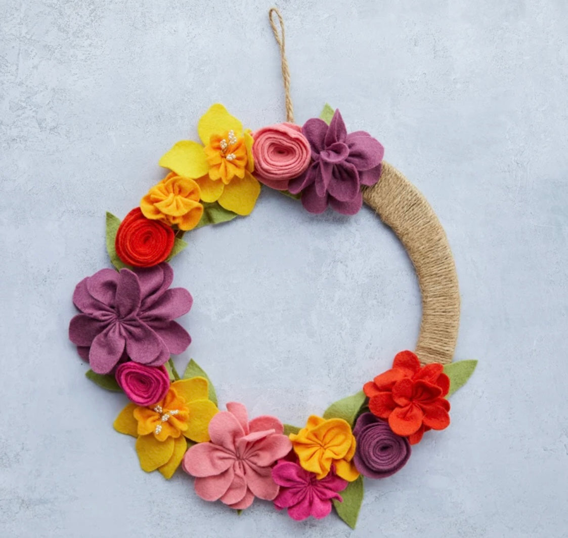 Flower wreath, felt flower wreath, flower button wreath