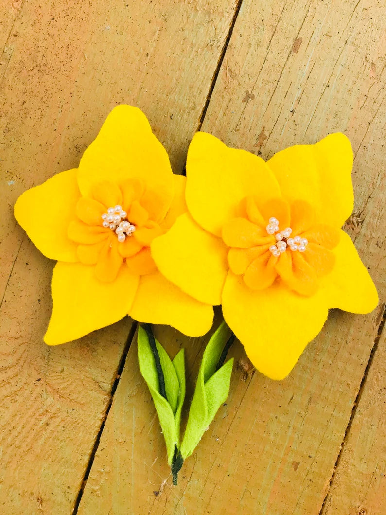 Felt flower daffodil