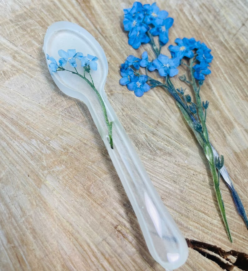 Decorative resin spoons, forget me not spoons, pressed flower spoons