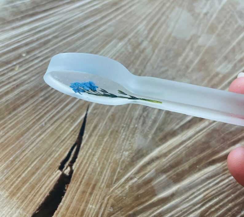 Decorative resin spoons, forget me not spoons, pressed flower spoons